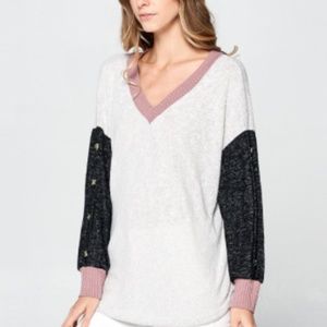 NWT Hummingbird Boho V-Neck Grey Pullover Sweater